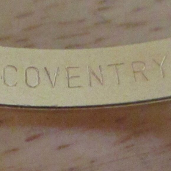 Vintage Sarah Coventry White Enamel Bangle Bracelet with Gold Tone Accent - Picture 5 of 6